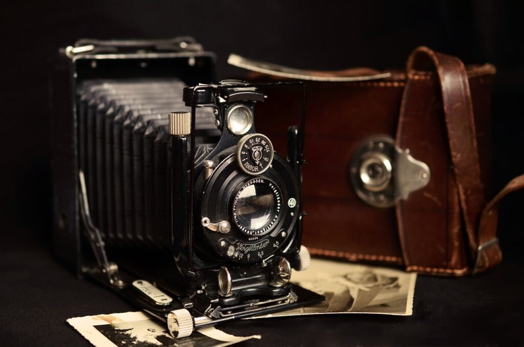 camera, old, antique-711025.jpg